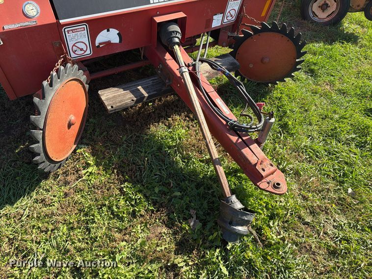 image for item FT6973 1991 Case International 8460 round baler
