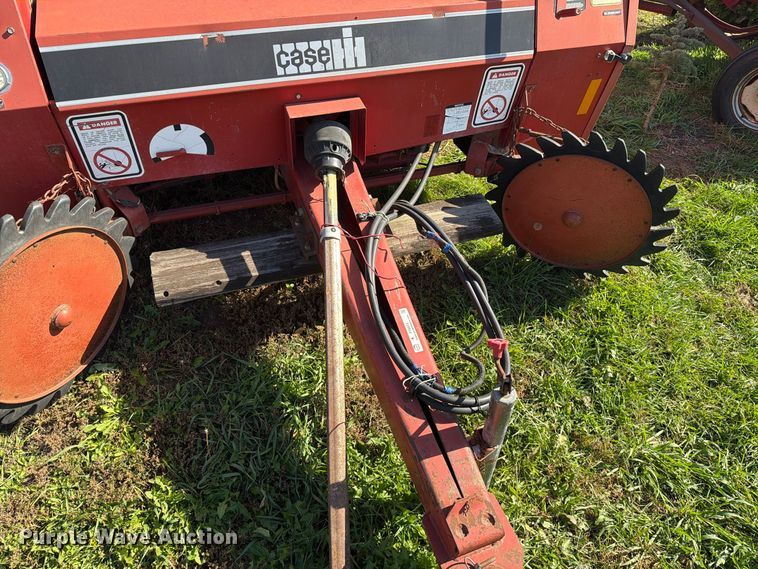 image for item FT6973 1991 Case International 8460 round baler