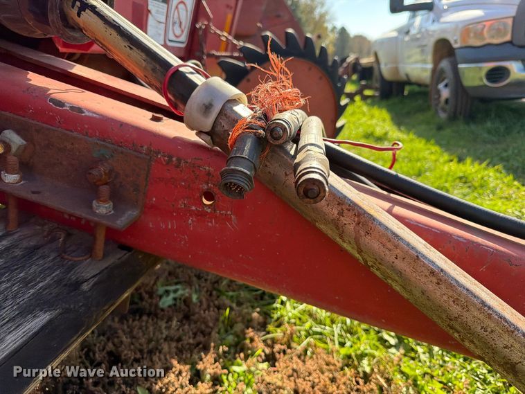 image for item FT6973 1991 Case International 8460 round baler