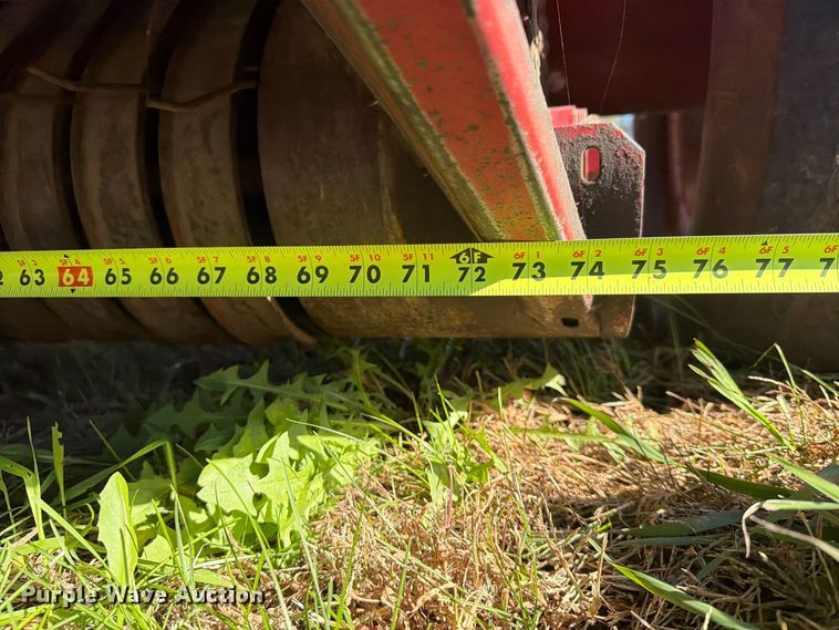 image for item FT6973 1991 Case International 8460 round baler