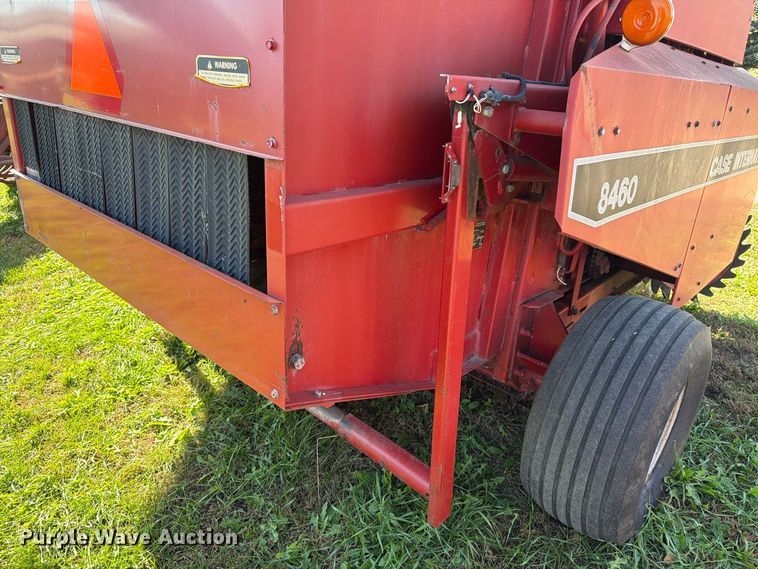 image for item FT6973 1991 Case International 8460 round baler