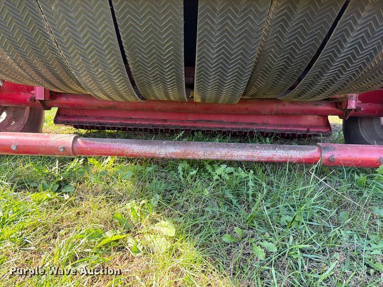 image for item FT6973 1991 Case International 8460 round baler