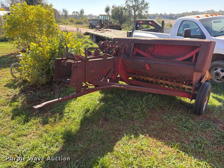 image for item FT6974 New Holland S67 small square baler