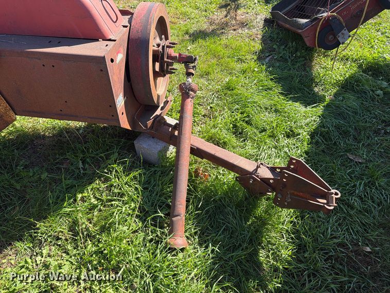 image for item FT6974 New Holland S67 small square baler