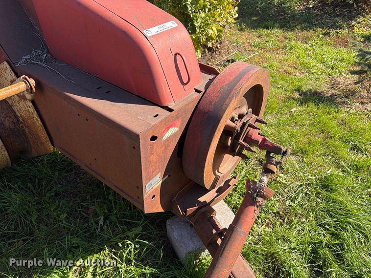image for item FT6974 New Holland S67 small square baler
