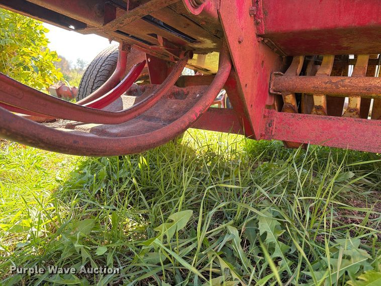 image for item FT6974 New Holland S67 small square baler