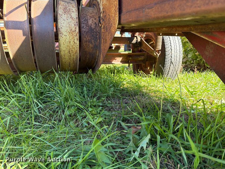image for item FT6974 New Holland S67 small square baler