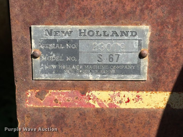 image for item FT6974 New Holland S67 small square baler