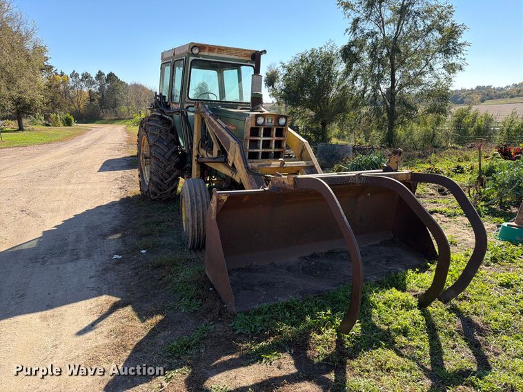 image for item FT6976 1971 Oliver 1755 tractor