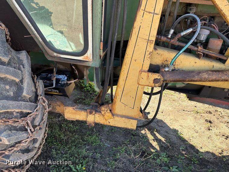 image for item FT6976 1971 Oliver 1755 tractor
