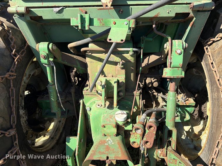 image for item FT6976 1971 Oliver 1755 tractor