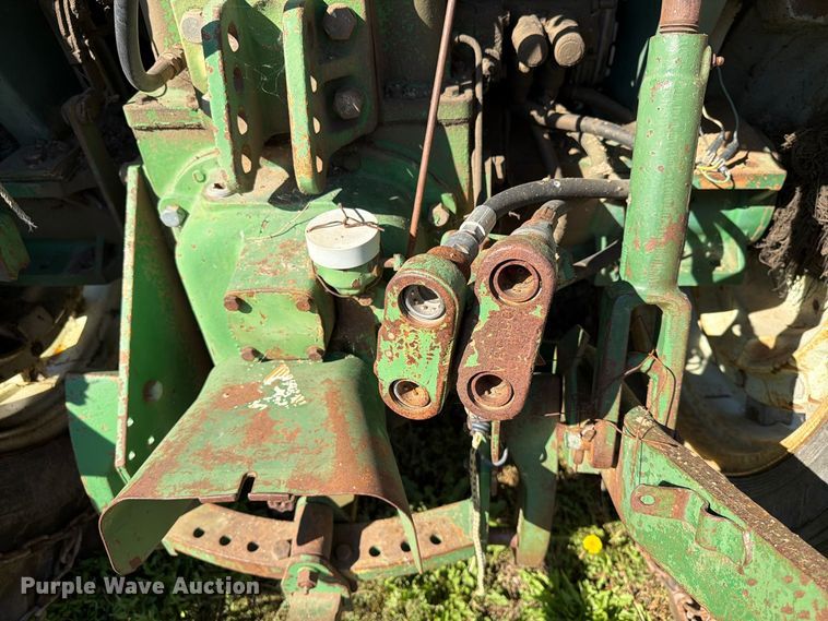 image for item FT6976 1971 Oliver 1755 tractor