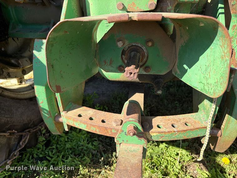 image for item FT6976 1971 Oliver 1755 tractor