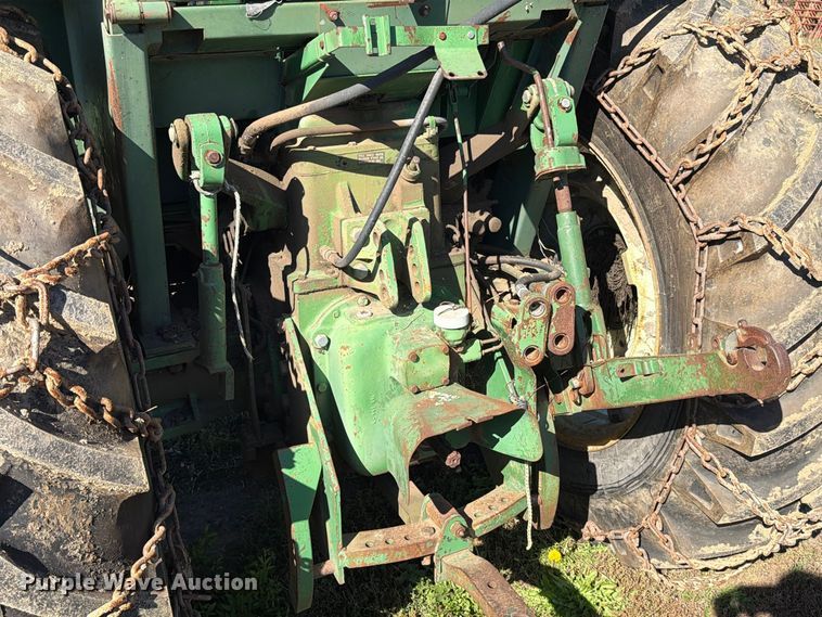 image for item FT6976 1971 Oliver 1755 tractor
