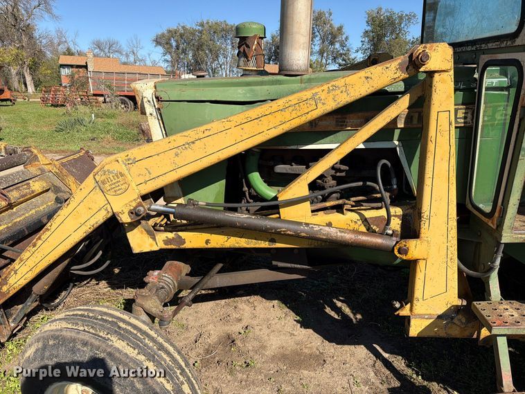 image for item FT6976 1971 Oliver 1755 tractor