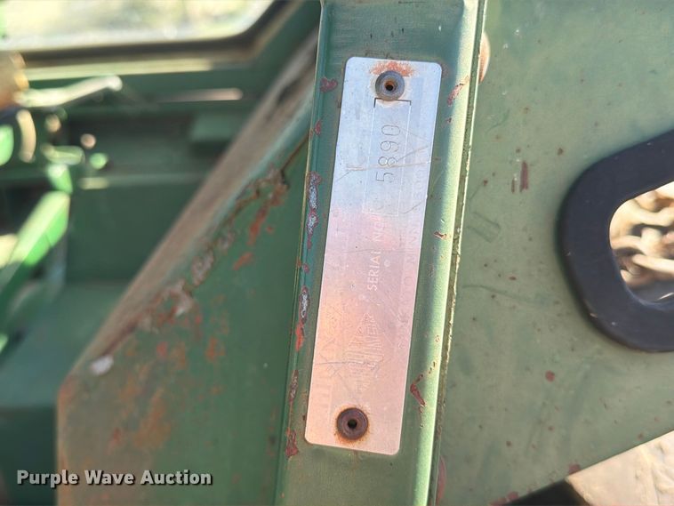 image for item FT6976 1971 Oliver 1755 tractor