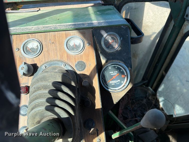image for item FT6976 1971 Oliver 1755 tractor
