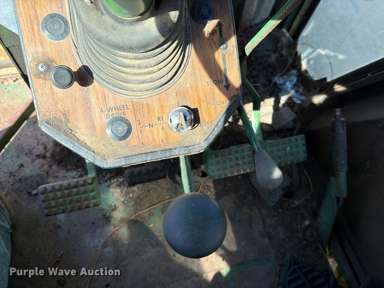 image for item FT6976 1971 Oliver 1755 tractor