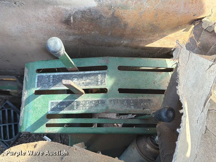 image for item FT6976 1971 Oliver 1755 tractor