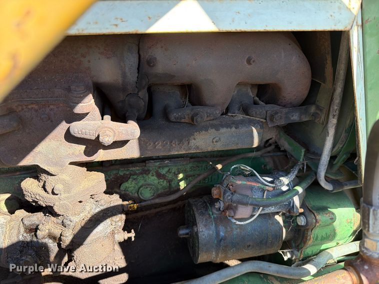 image for item FT6976 1971 Oliver 1755 tractor