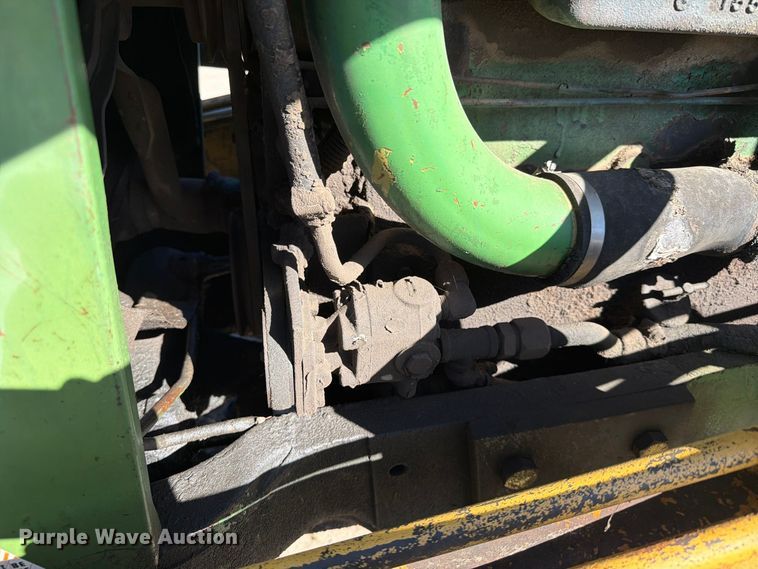 image for item FT6976 1971 Oliver 1755 tractor