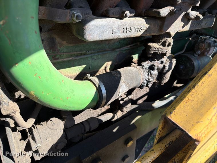 image for item FT6976 1971 Oliver 1755 tractor