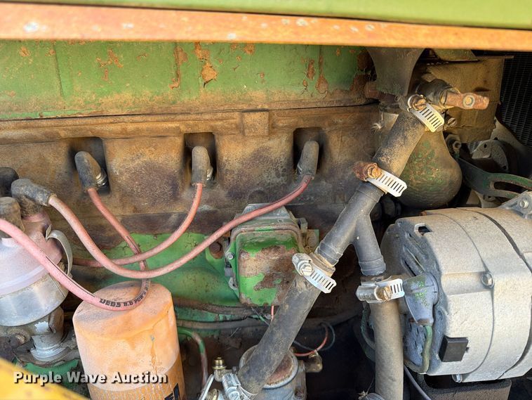 image for item FT6976 1971 Oliver 1755 tractor