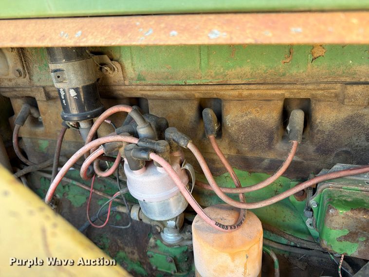 image for item FT6976 1971 Oliver 1755 tractor