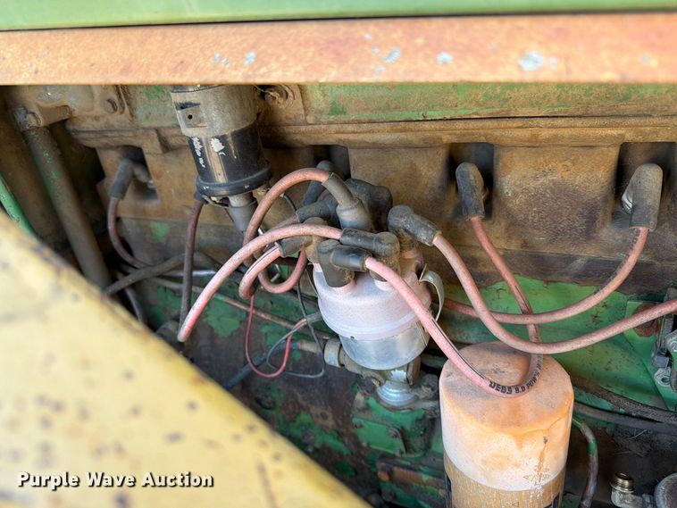 image for item FT6976 1971 Oliver 1755 tractor