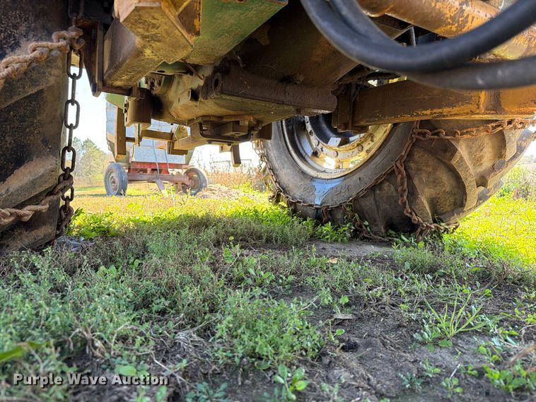 image for item FT6976 1971 Oliver 1755 tractor