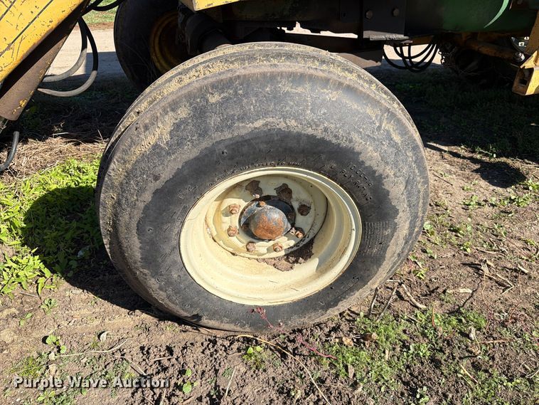 image for item FT6976 1971 Oliver 1755 tractor