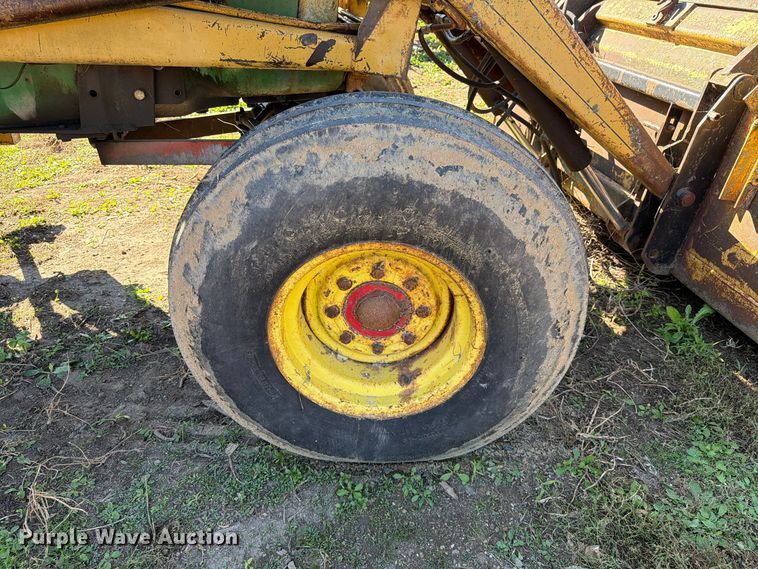 image for item FT6976 1971 Oliver 1755 tractor