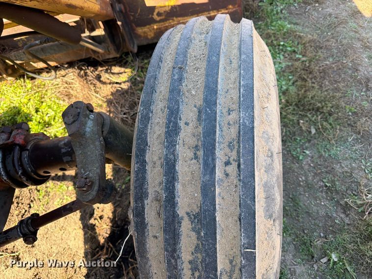 image for item FT6976 1971 Oliver 1755 tractor