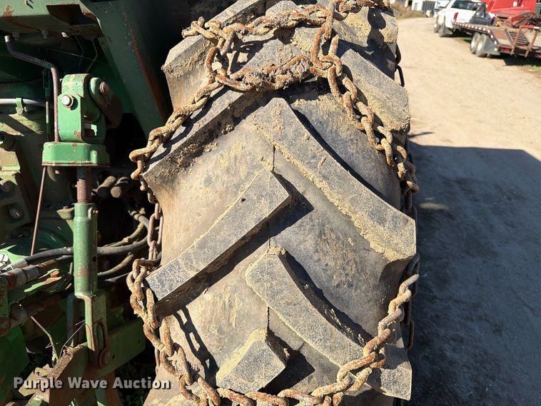 image for item FT6976 1971 Oliver 1755 tractor
