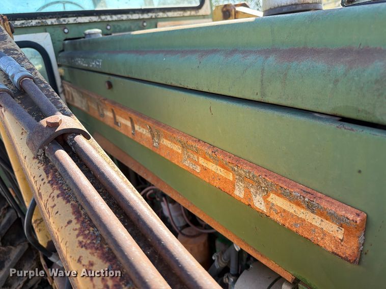 image for item FT6976 1971 Oliver 1755 tractor