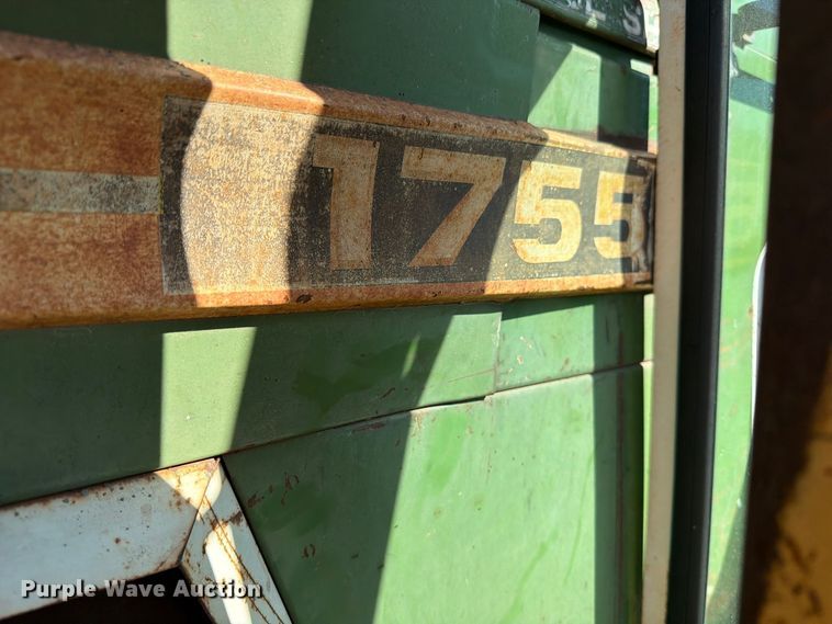 image for item FT6976 1971 Oliver 1755 tractor