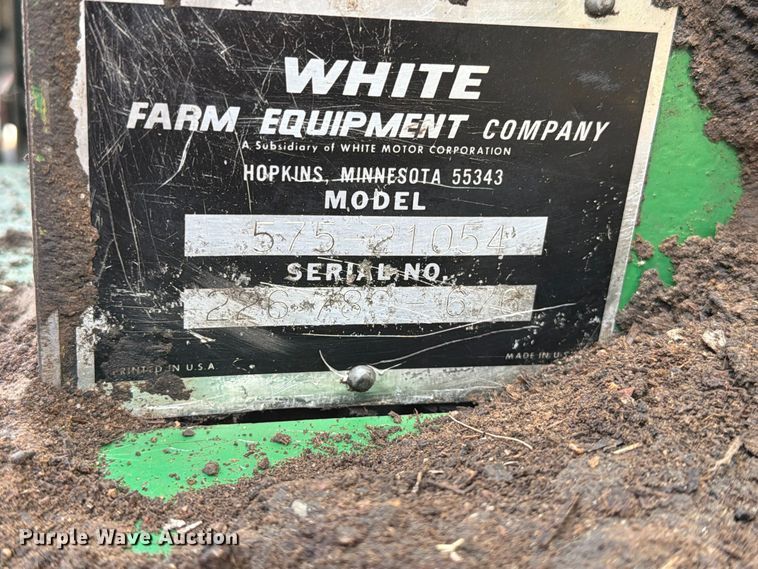 image for item FT6976 1971 Oliver 1755 tractor