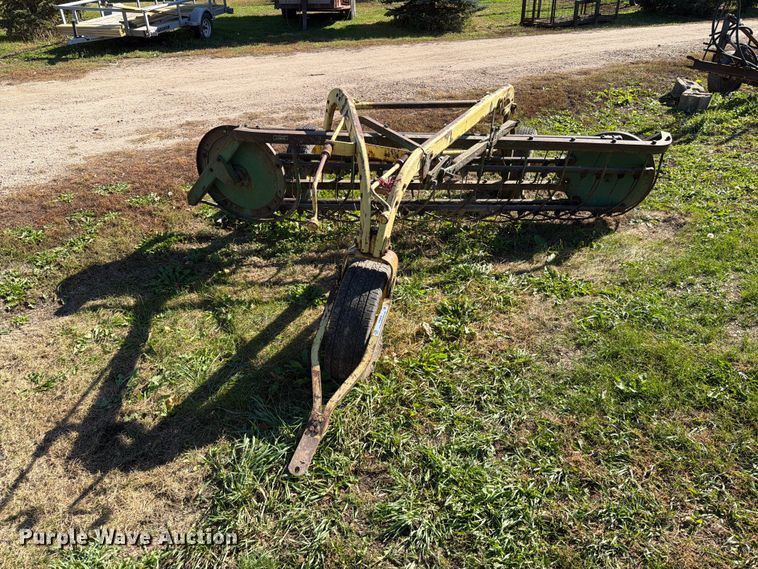 image for item FT6978 John Deere 640 hay rake