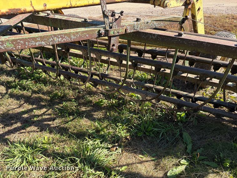 image for item FT6978 John Deere 640 hay rake