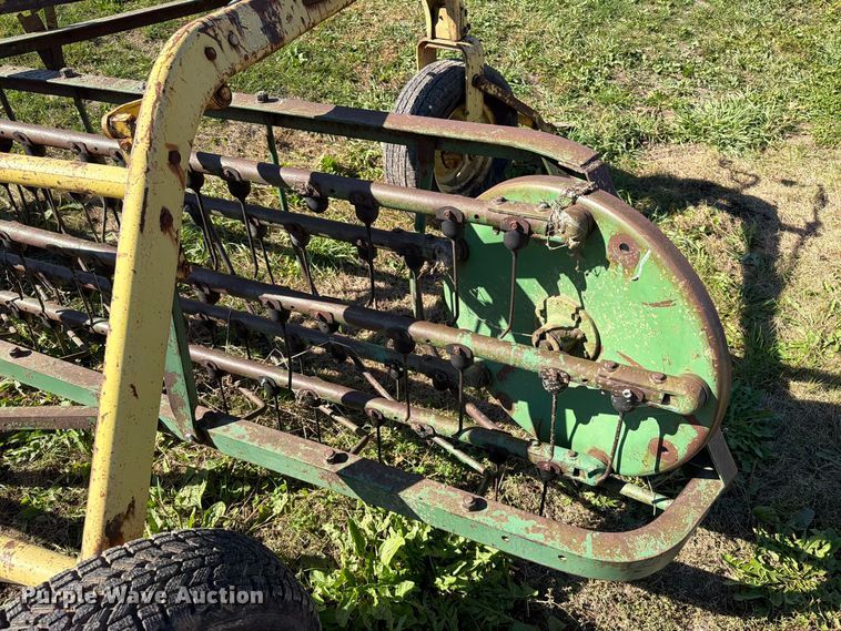 image for item FT6978 John Deere 640 hay rake