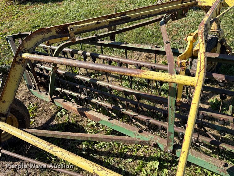 image for item FT6978 John Deere 640 hay rake