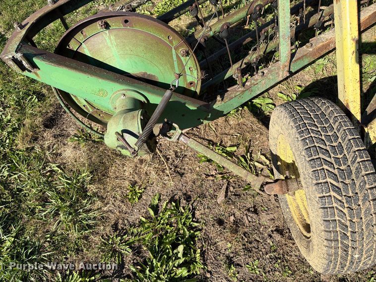 image for item FT6978 John Deere 640 hay rake