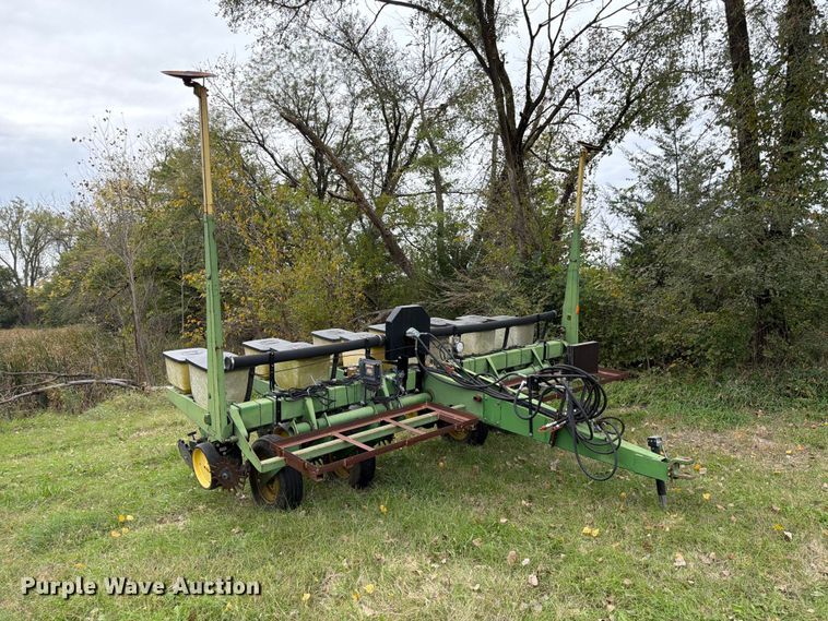 image for item FU0592 John Deere P7000 planter