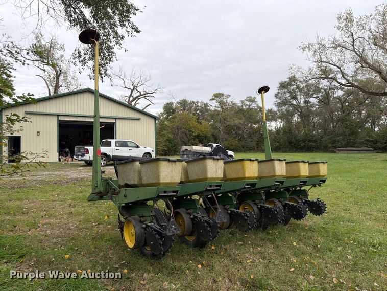 image for item FU0592 John Deere P7000 planter