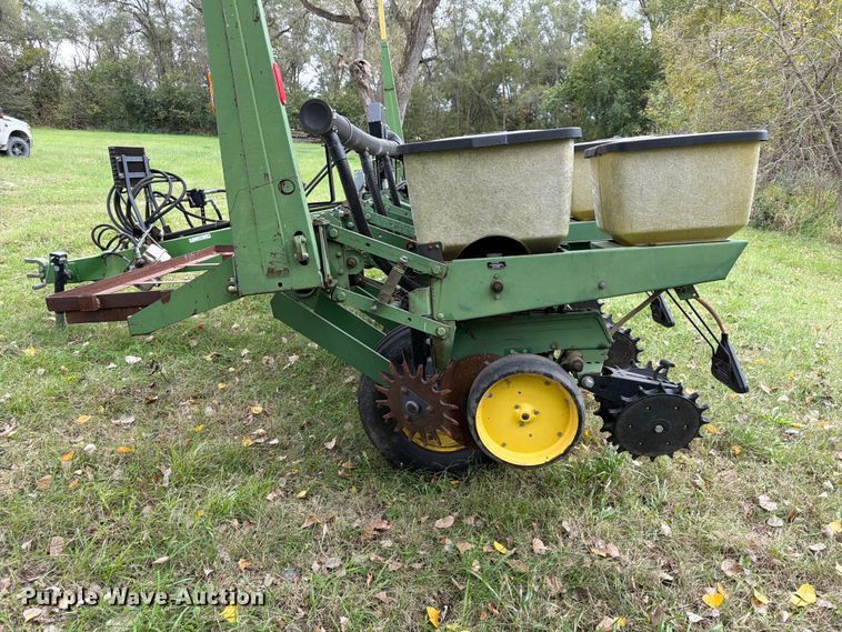 image for item FU0592 John Deere P7000 planter