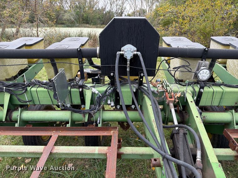 image for item FU0592 John Deere P7000 planter