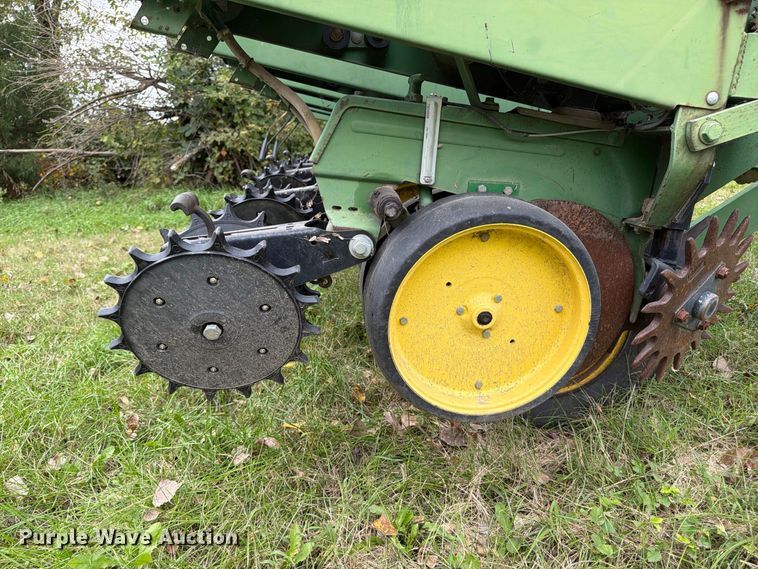 image for item FU0592 John Deere P7000 planter