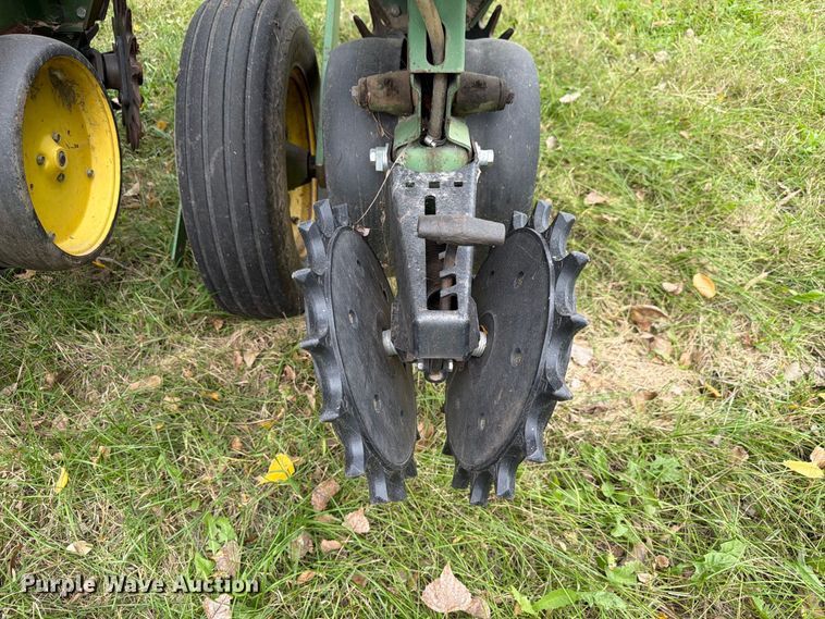 image for item FU0592 John Deere P7000 planter