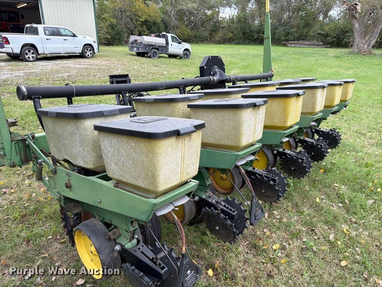 image for item FU0592 John Deere P7000 planter