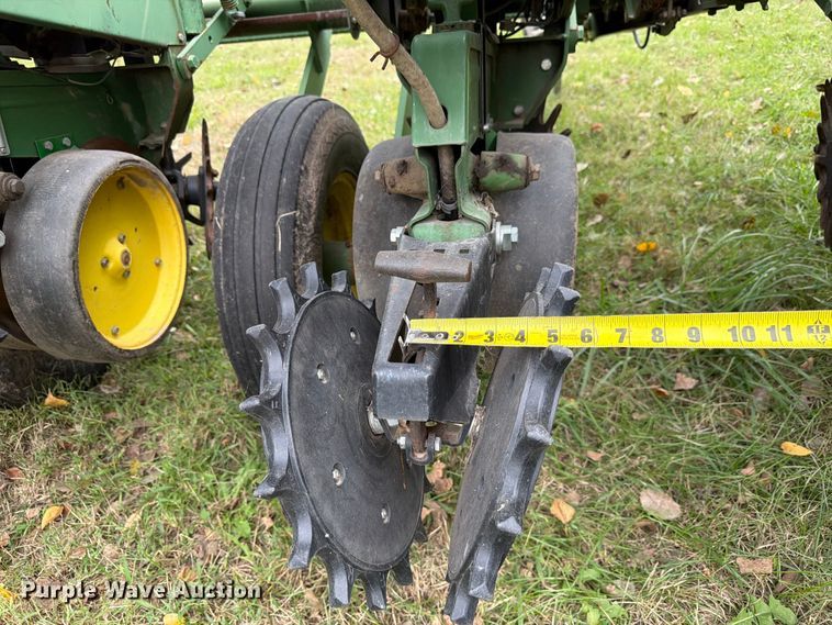 image for item FU0592 John Deere P7000 planter